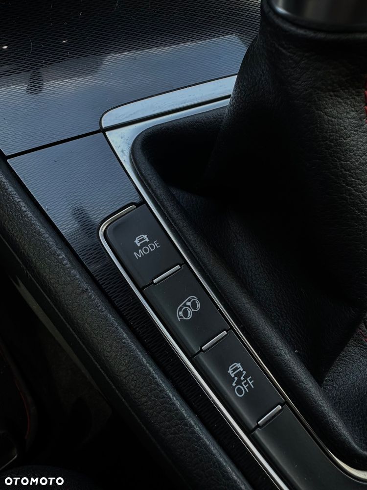 Volkswagen Golf 2.0 GTI - 22