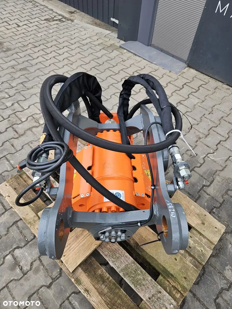 NOWA Głowica OBROTOWA KINSHOFER - NOX, Rototilt, Engcon, Caterpillar, CAT - 11