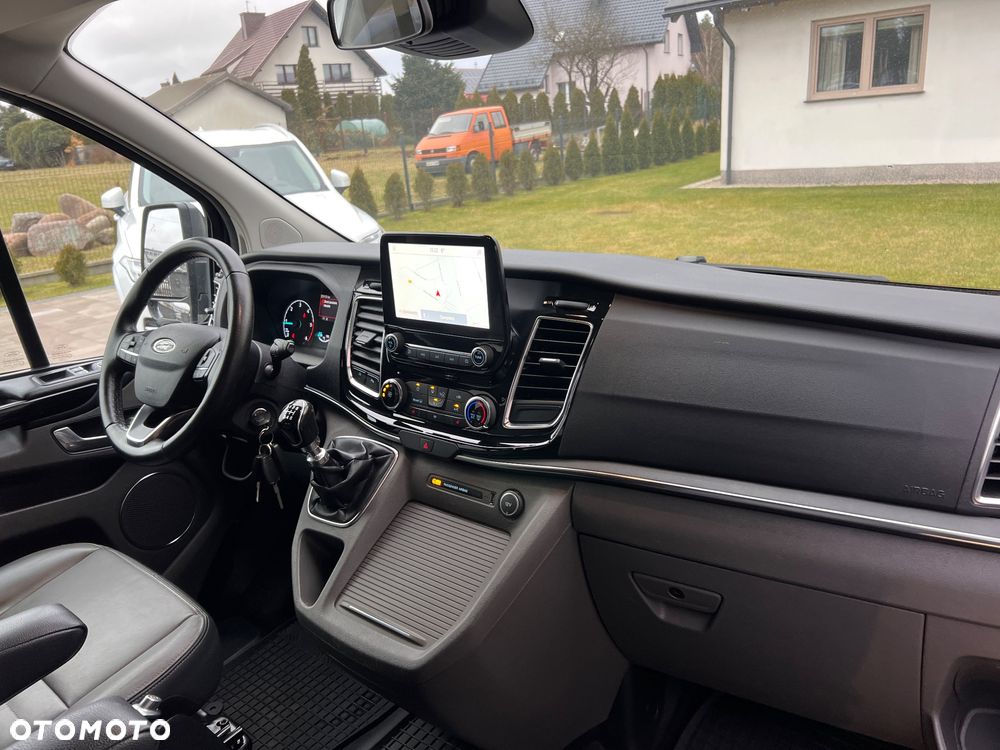 Ford Tourneo Custom 2.0 EcoBlue L2 Titanium - 17