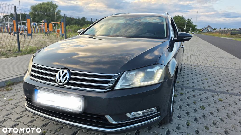 Volkswagen Passat - 1