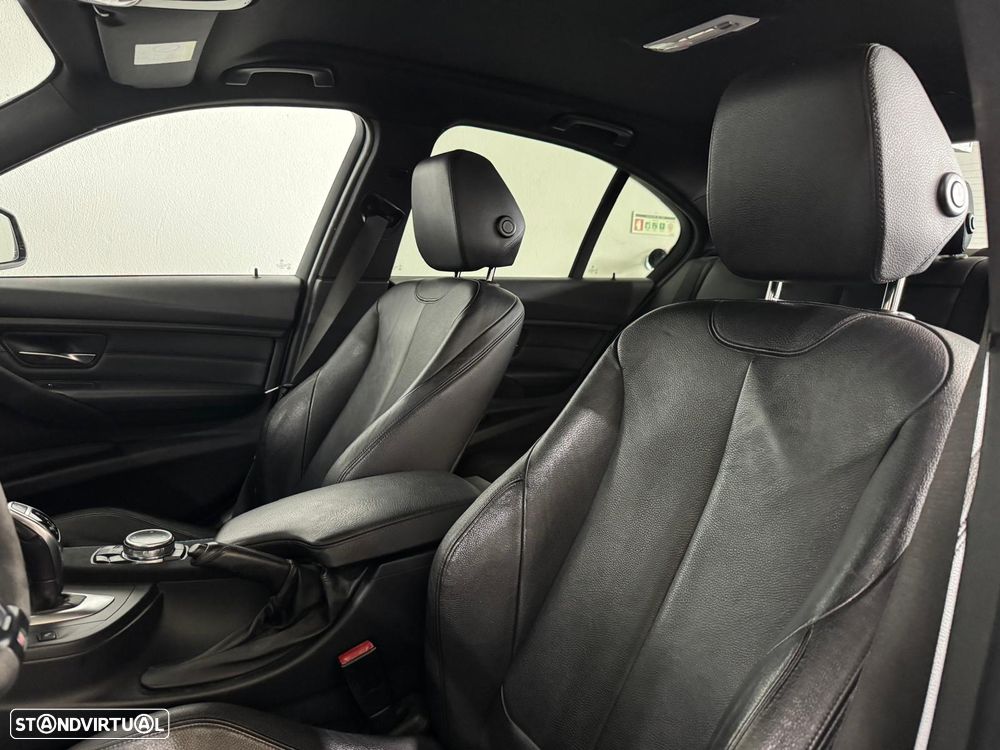 BMW 328 i Auto Pack M - 17