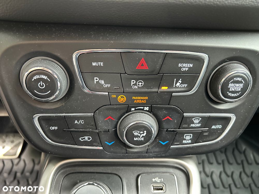 Jeep Compass 1.4 TMair Limited 4WD S&S - 26