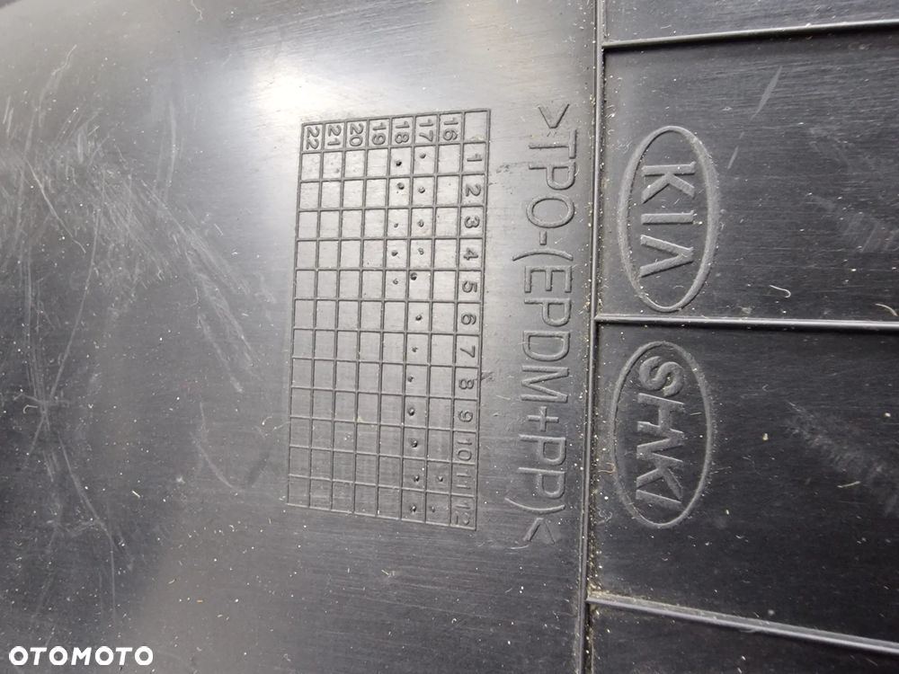 KIA RIO IV / V 16- LEWE NADKOLE TYLNE TYLNIE TYŁ , NR 86821-H8000 ,  NR AUKCJI N385 - 6