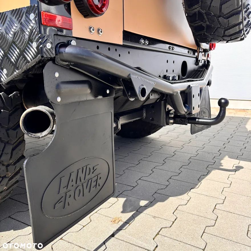 Land Rover Defender 2.4 TD4 SE - 22