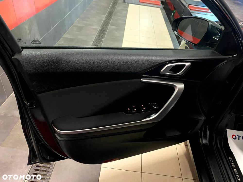 Kia Ceed 1.4 T-GDI L Business Line DCT - 11