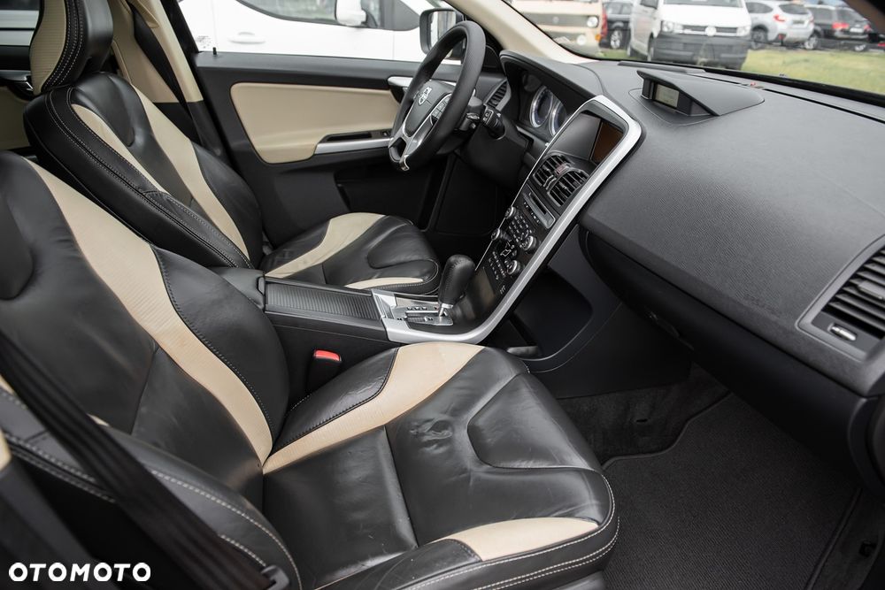 Volvo XC 60 D5 AWD RDesign - 26
