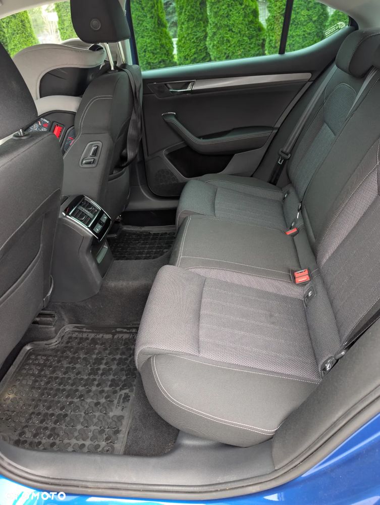 Skoda Superb 2.0 TDI SCR Style DSG - 10