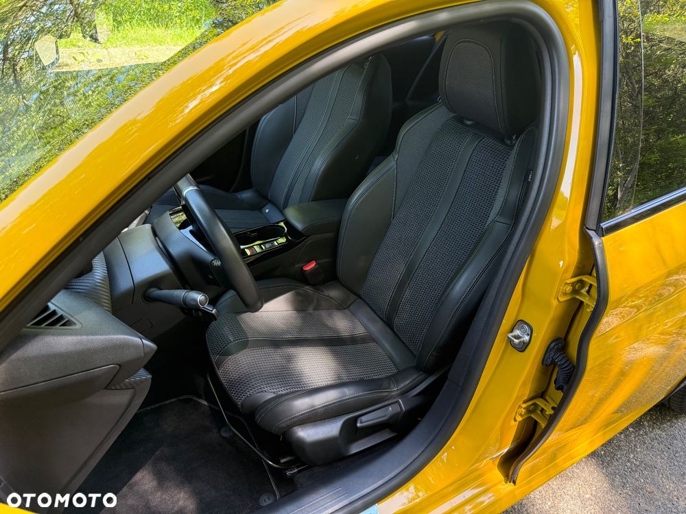 Peugeot 208 PureTech 100 GT Pack - 23