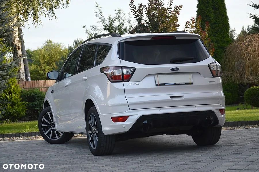 Ford Kuga 1.5 EcoBoost 2x4 ST-Line - 9