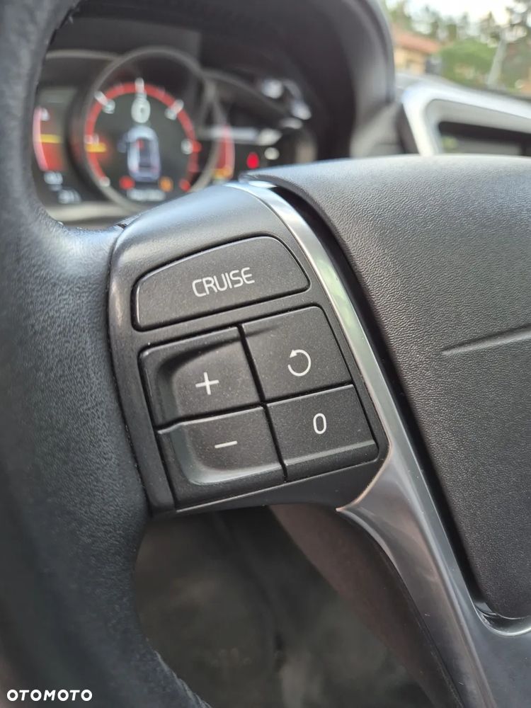 Volvo XC 60 D4 Geartronic Momentum - 26