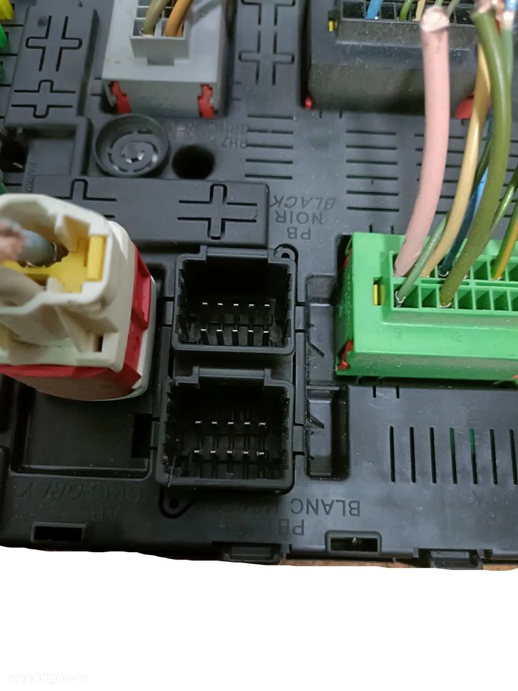 CITROEN JUMPY II 07-16 r. 2,0 HDI SKRZYNKA BEZPIECZNIKÓW 28119759-5 + - 3