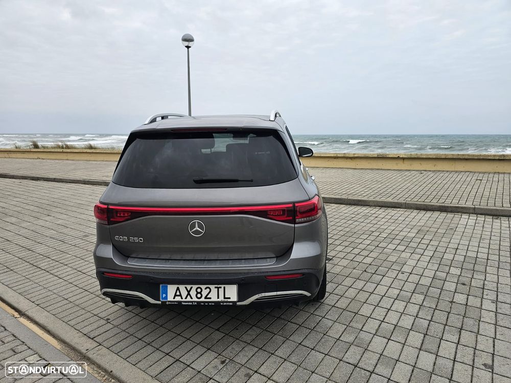 Mercedes-Benz EQB 250 AMG Line - 4