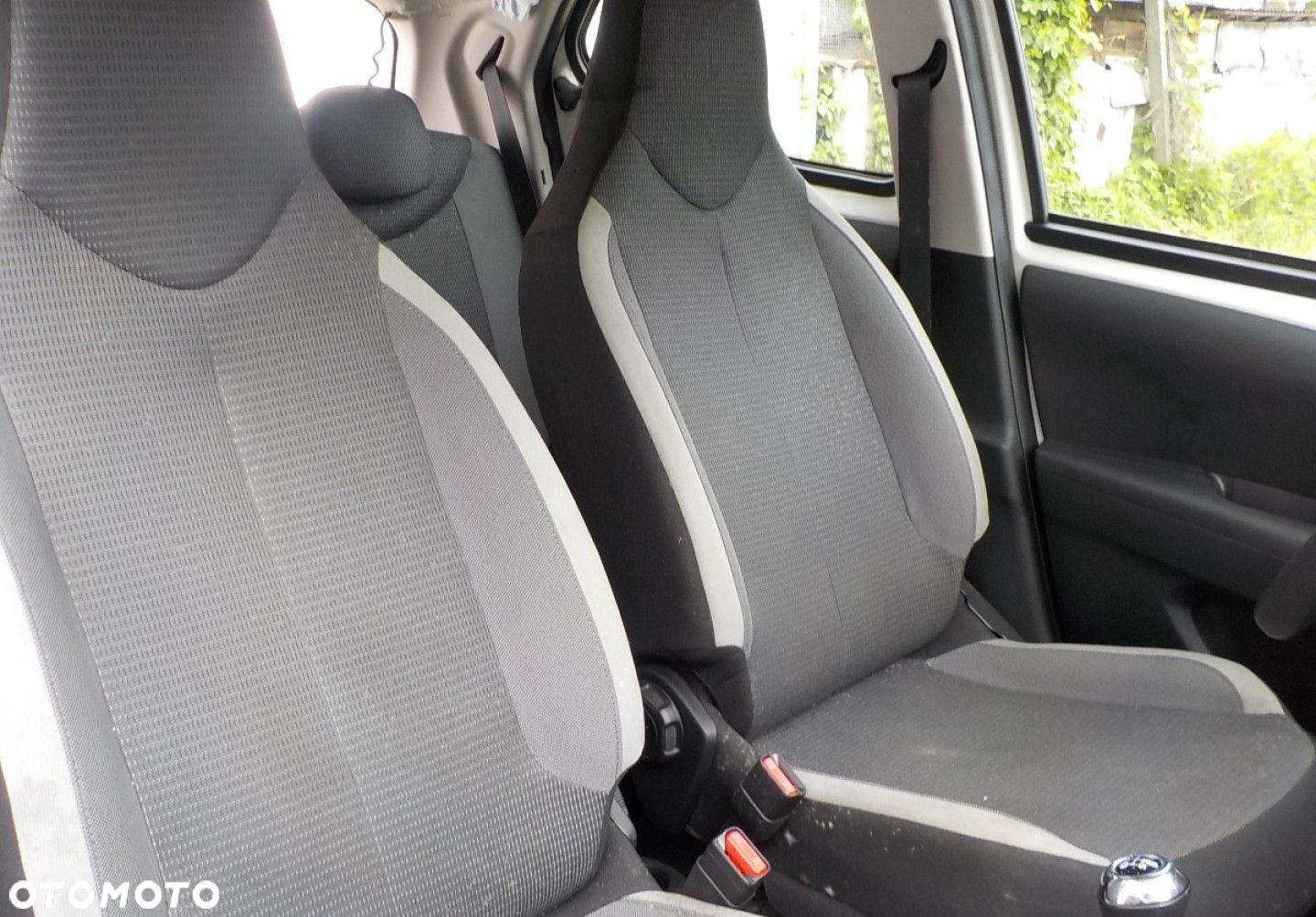 Toyota Aygo x-play - 13