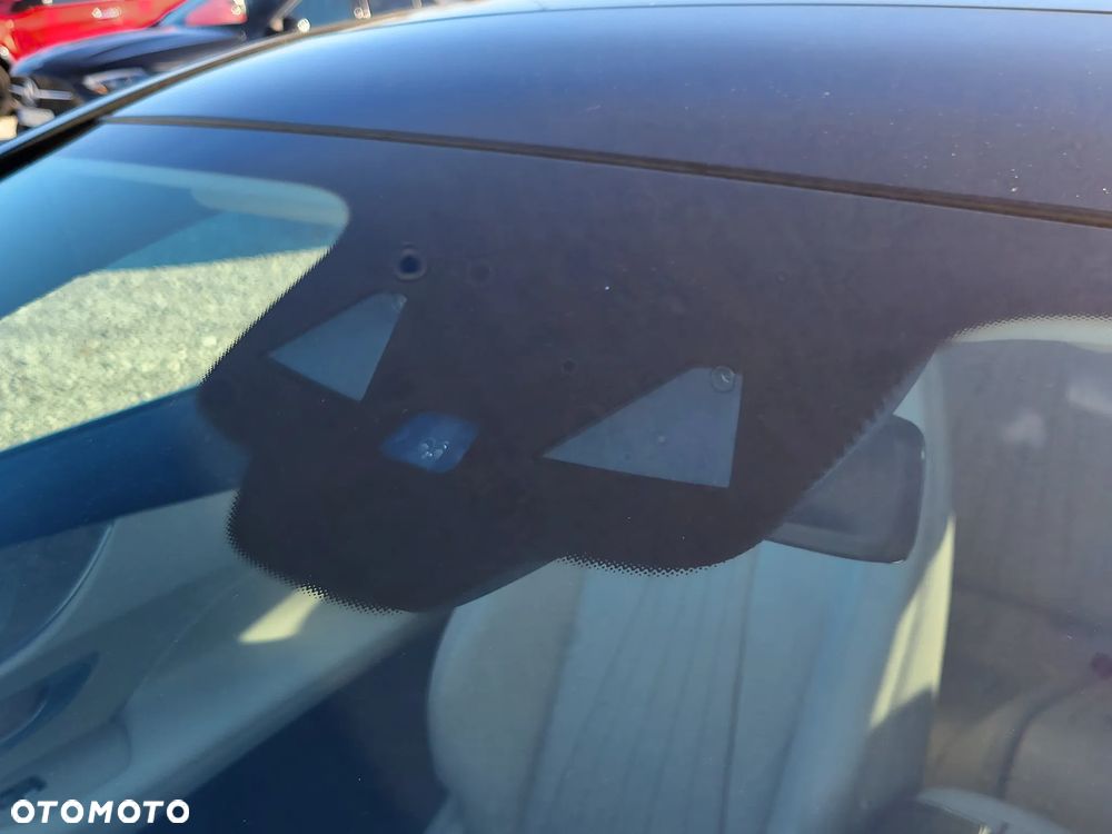 Mercedes-Benz Klasa E 200 4Matic 9G-TRONIC Avantgarde - 27