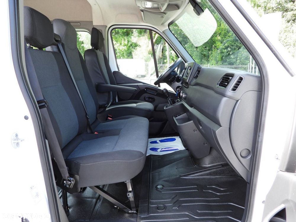Renault MASTER FURGON BRYGADÓWKA 7 MIEJSC TEMPOMAT NAWIGACJA LEDY KLIMATYZACJA  135KM - 36