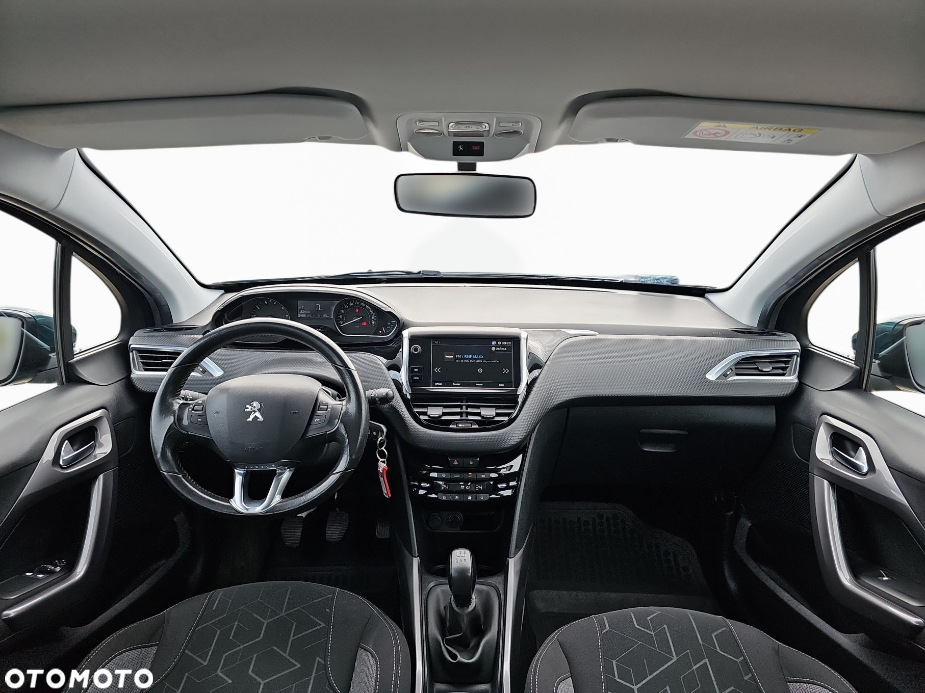 Peugeot 2008 1.2 Pure Tech Style S&S - 10