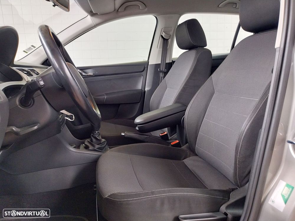 Skoda Rapid Spaceback 1.6 TDi Elegance - 4