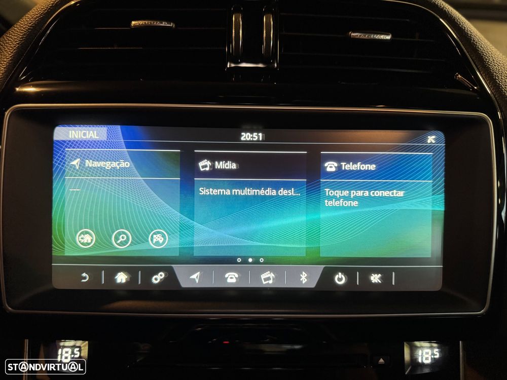 Jaguar XE 2.0 D R-Dynamic HSE - 21