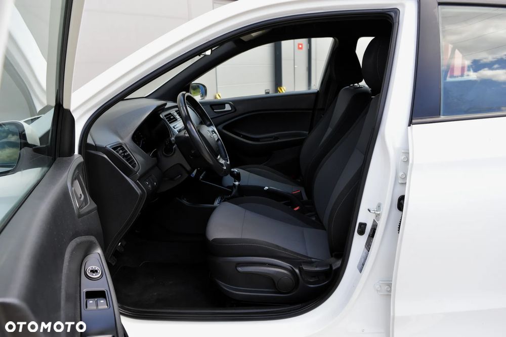 Hyundai i20 1.2 BlueDrive Classic + - 6