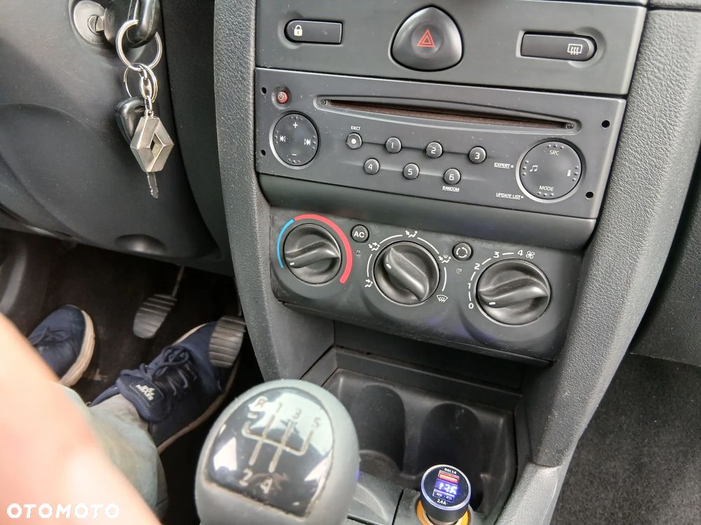 Renault Clio - 14