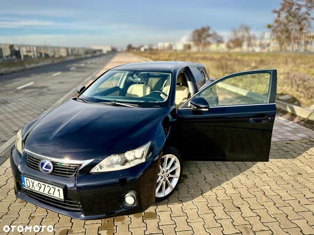Lexus CT - 12
