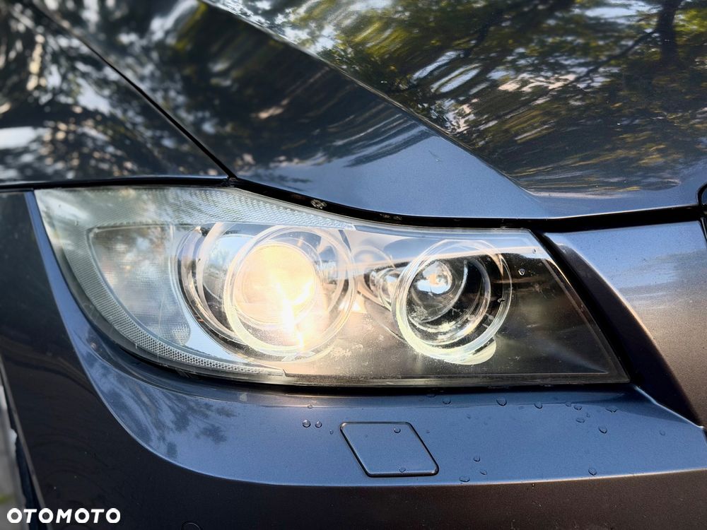 BMW Seria 3 330i - 39