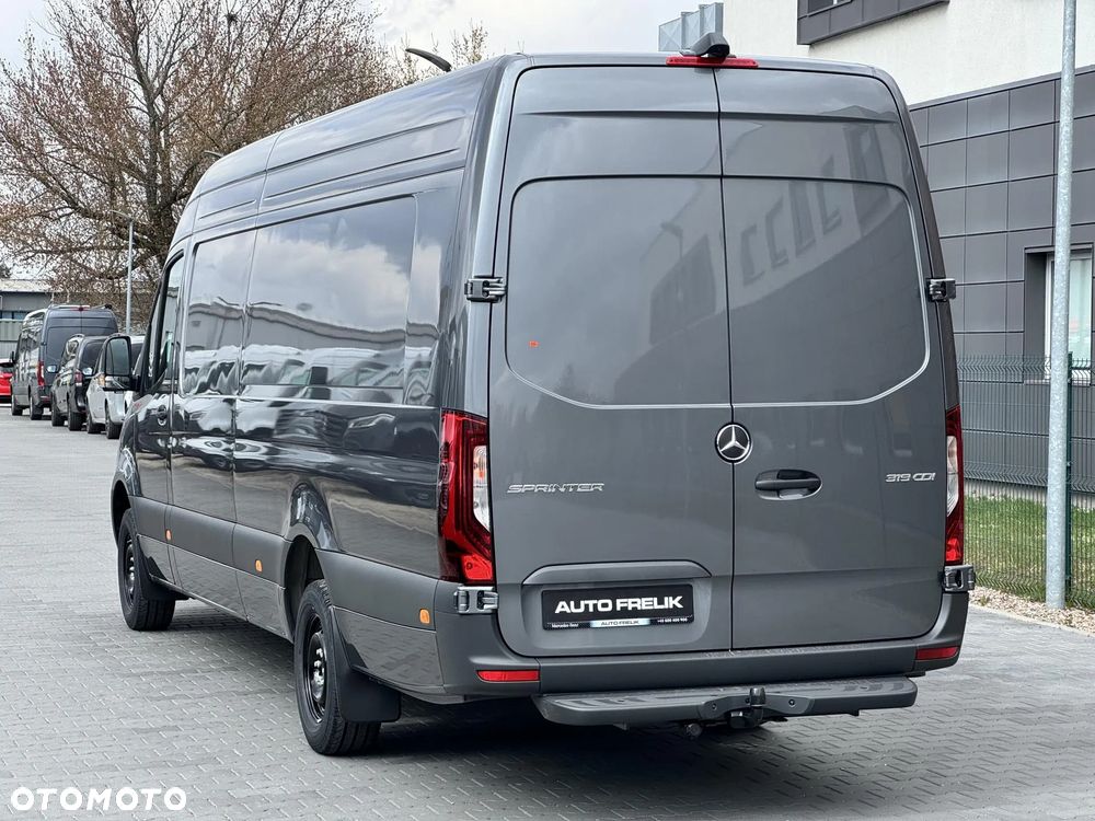 Mercedes-Benz Sprinter - 5