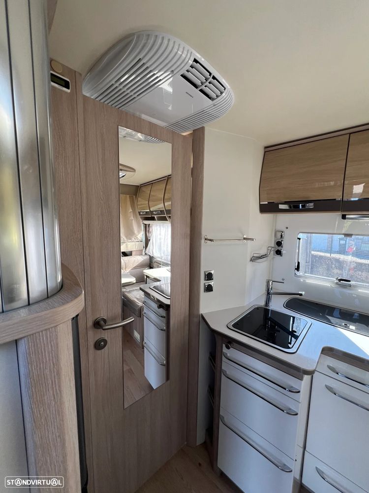 Rapido Serie 8F Cama Central - 28