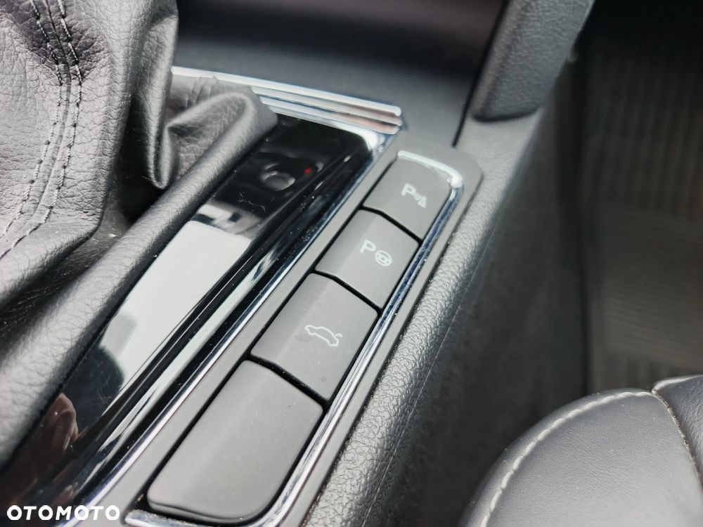 Skoda Superb 2.0 TDI 4x4 DSG Elegance - 15