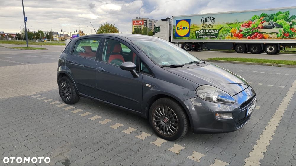 Fiat Punto 2012 photo 4