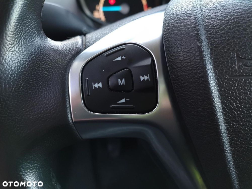 Ford Transit Courier - 12