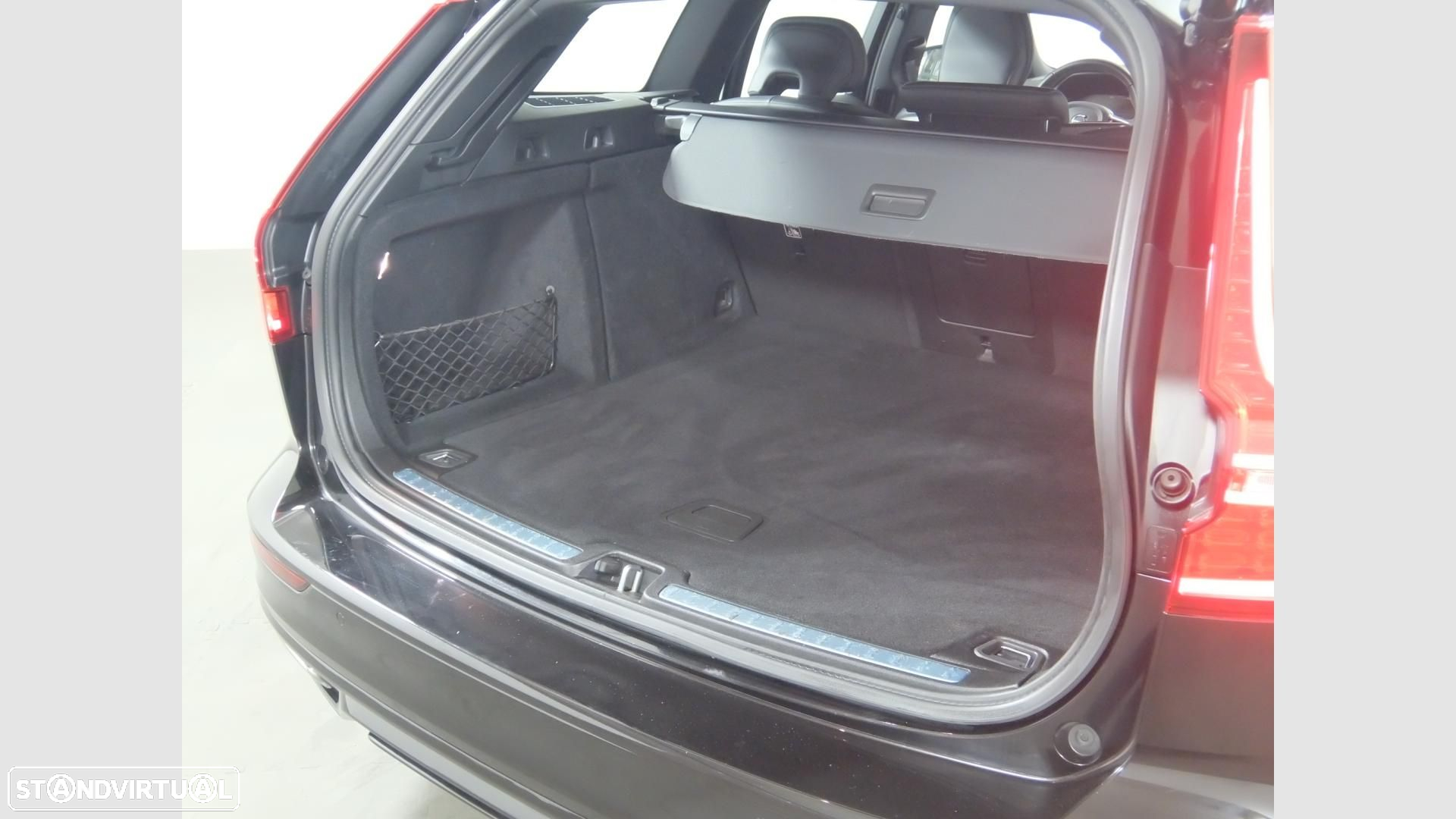 Volvo V60 2.0 T8 AWD TE R-Design - 7