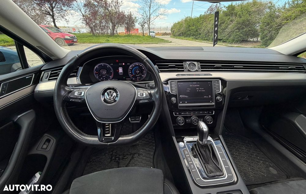 Volkswagen Passat - 11