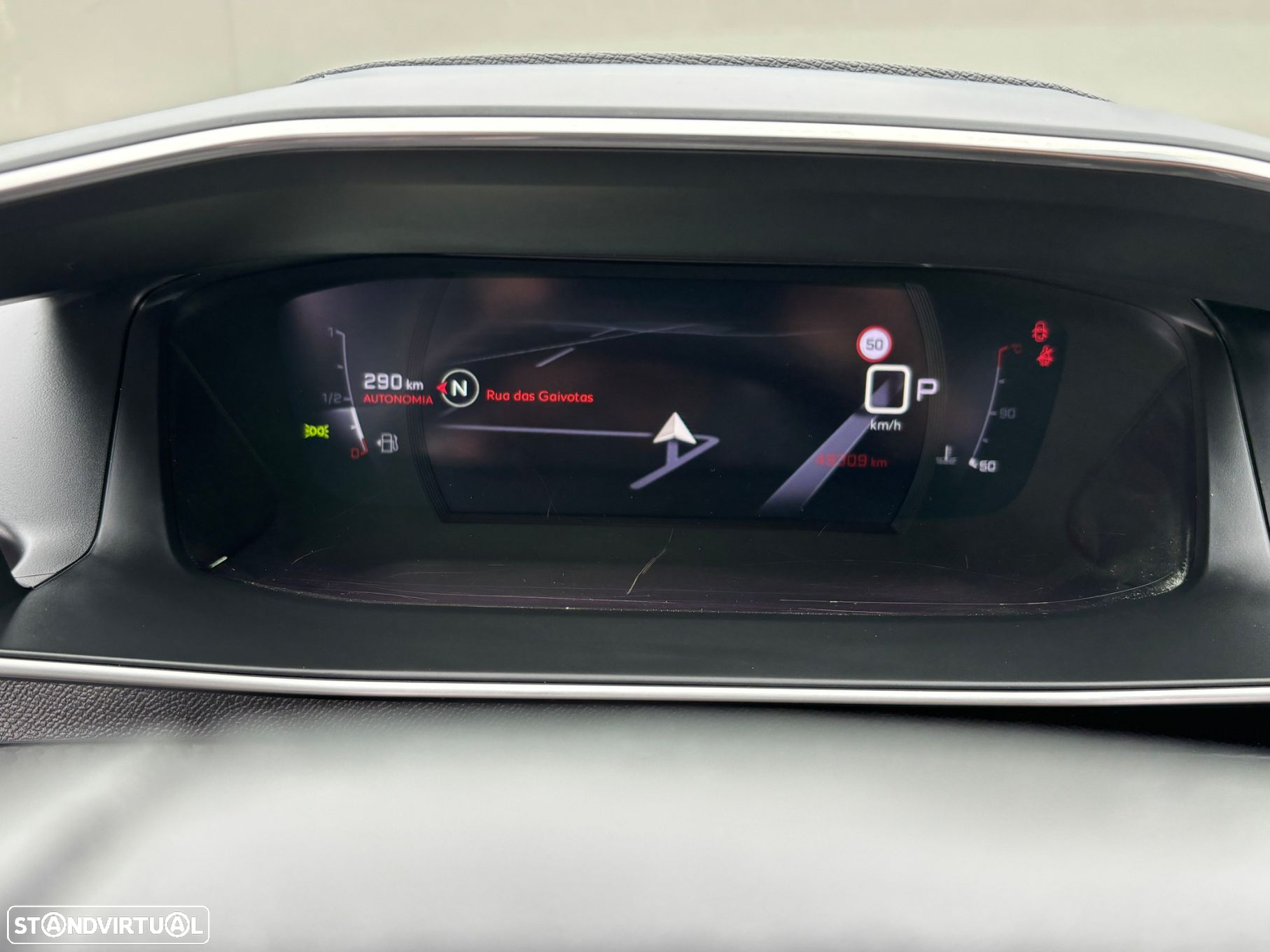 Peugeot 2008 1.2 PureTech Allure Pack EAT8 - 9