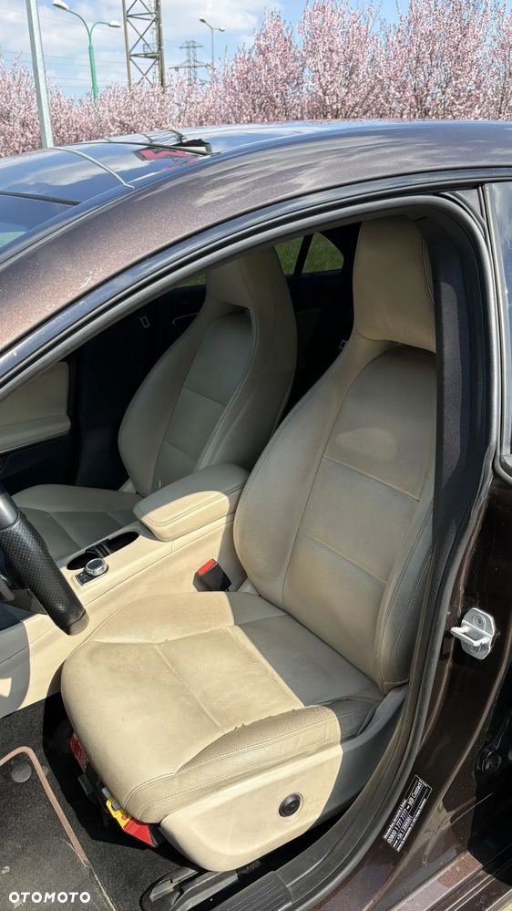 Mercedes-Benz CLA 250 7G-DCT Urban - 10