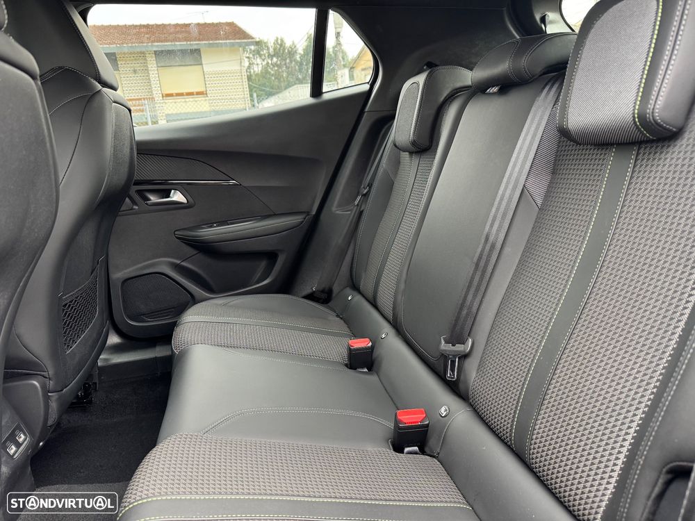 Peugeot 2008 PureTech 130 GT - 11