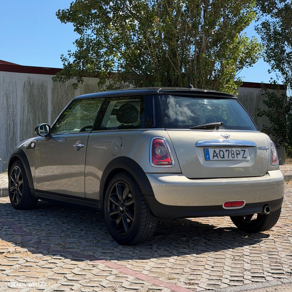 MINI 3 Portas Cooper D - 6