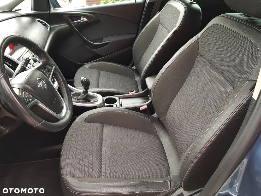 Opel Astra 1.4 Turbo Exklusiv - 19