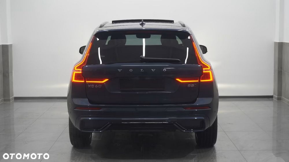Volvo XC 60 B5 B AWD Plus Dark - 8