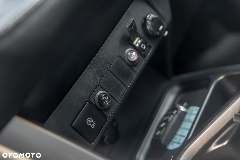 Toyota RAV4 2.0 D-4D Premium 4x2 - 18