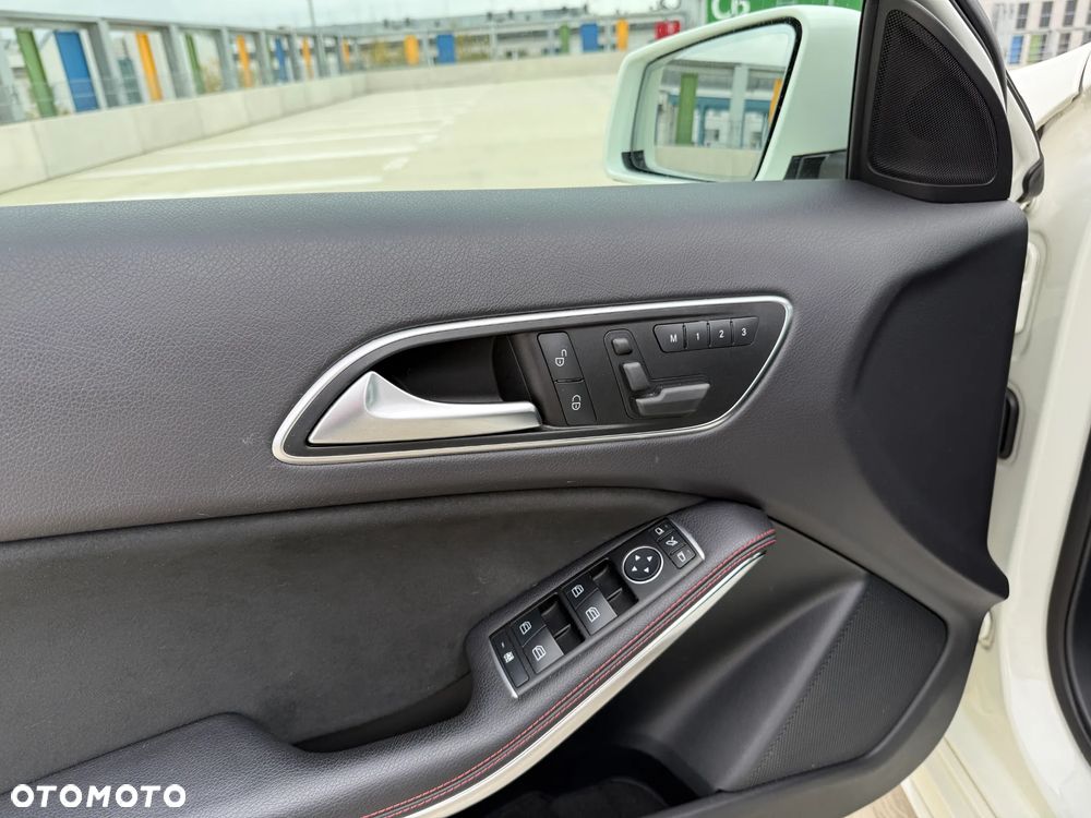 Mercedes-Benz Klasa A 250 4Matic 7G-DCT AMG Line - 26