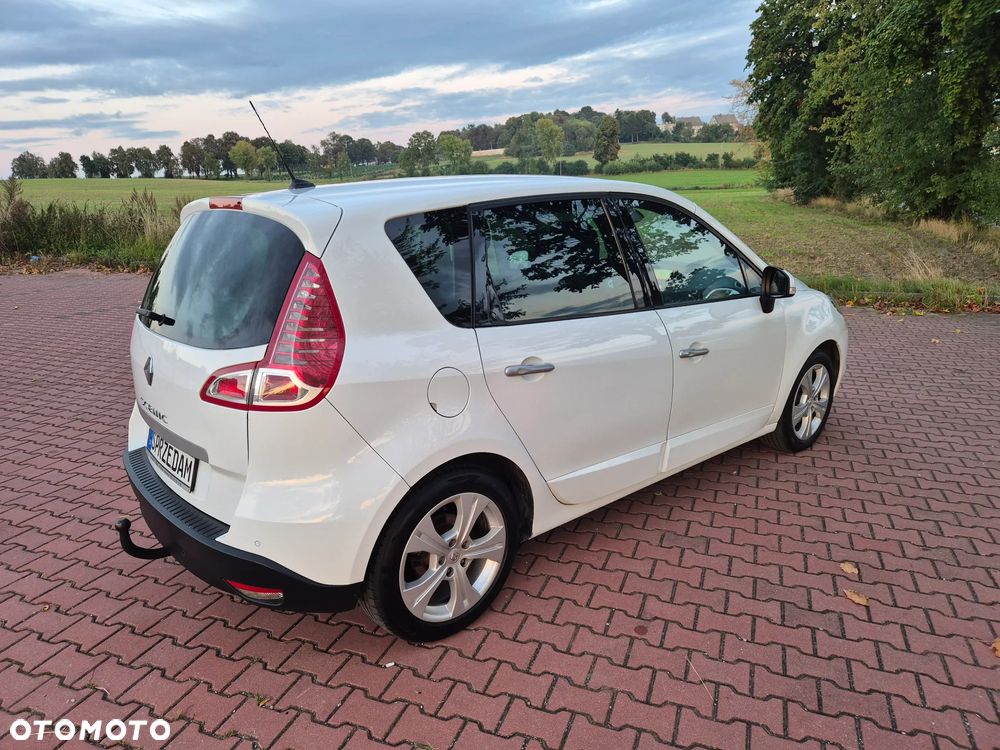 Renault Scenic 1.6 16V 110 Dynamique - 13