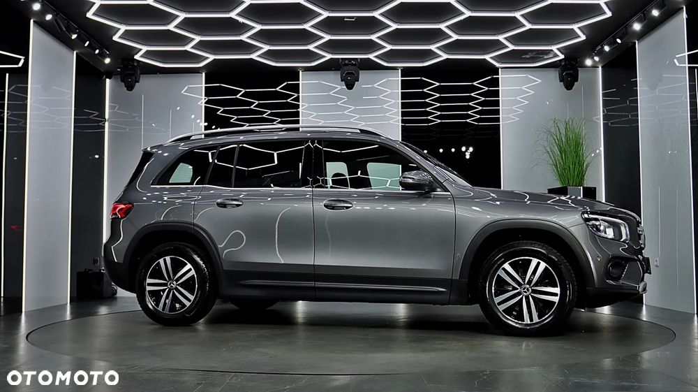 Mercedes-Benz GLB - 12