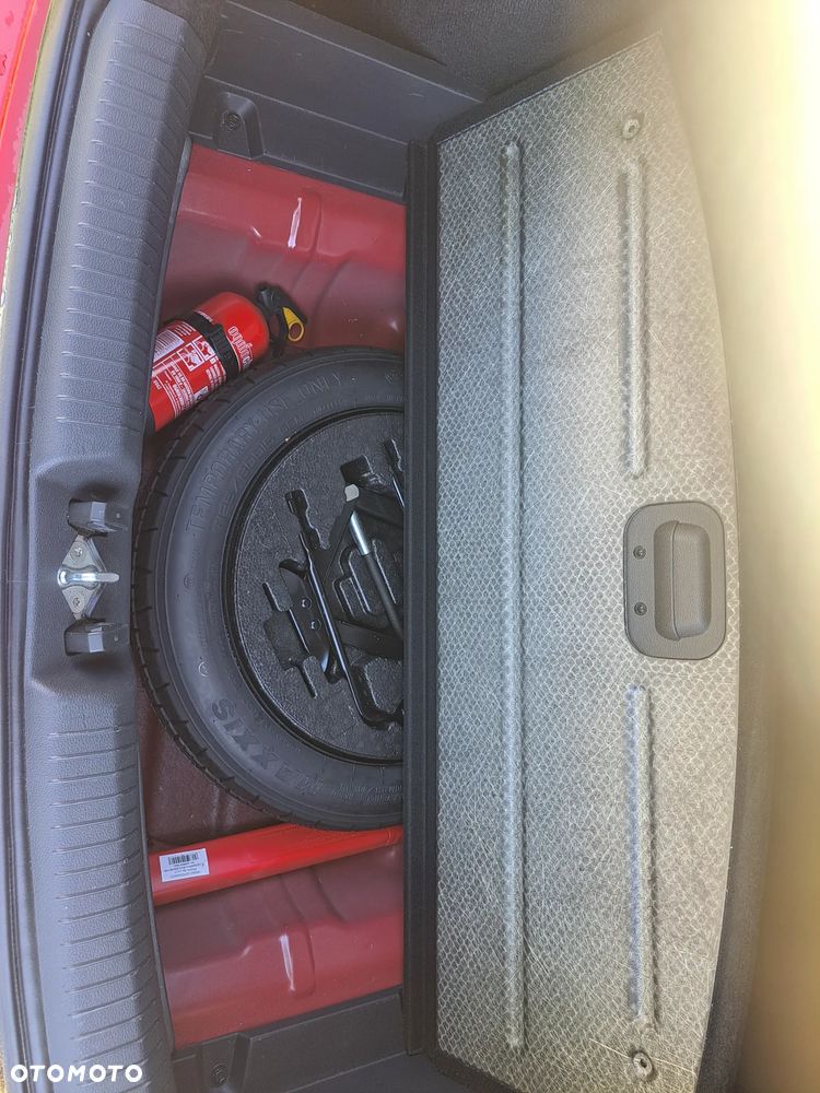 Hyundai i30 1.5 DPI Classic + - 15