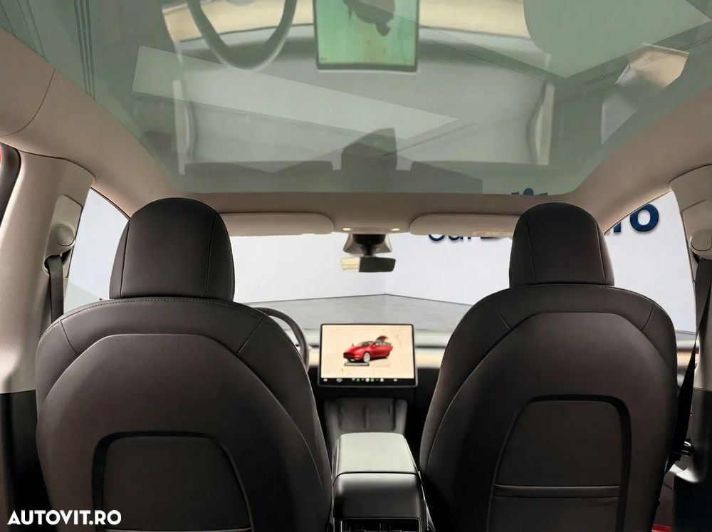 Tesla Model Y - 9