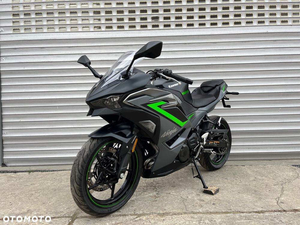 Kawasaki Ninja - 32