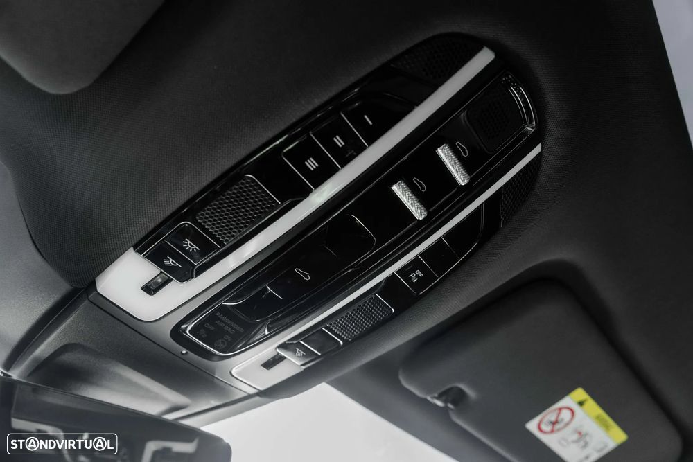 Porsche Panamera Sport Turismo 4 E-Hybrid - 18