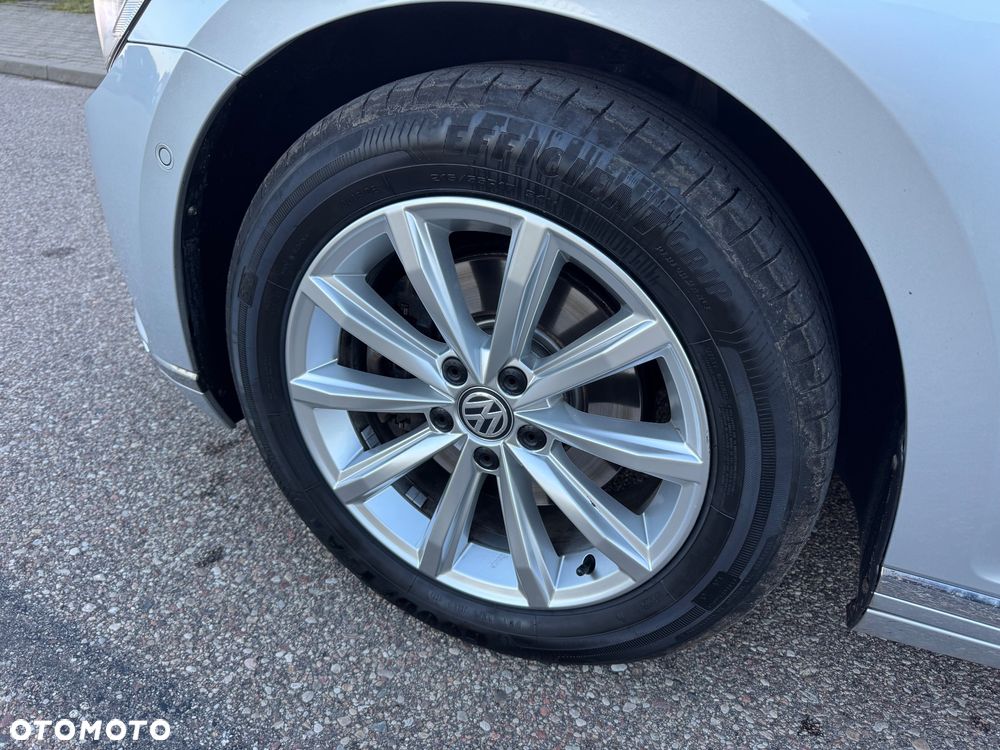 Volkswagen Passat - 10