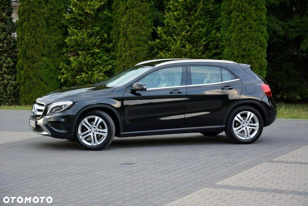 Mercedes-Benz GLA 200 Urban - 4