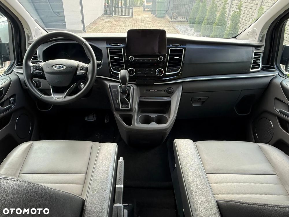 Ford Tourneo Custom - 13